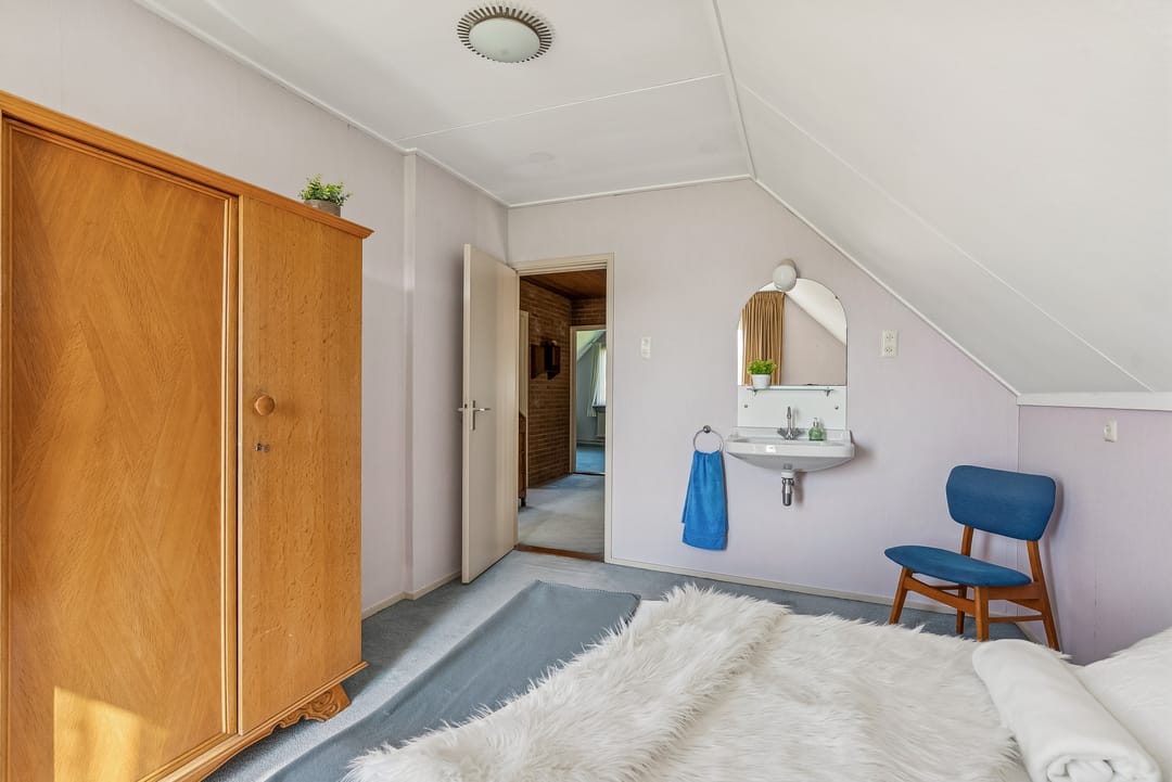 Detached Family Home with Large Garden and Rural Views in Schalkwijk — 32