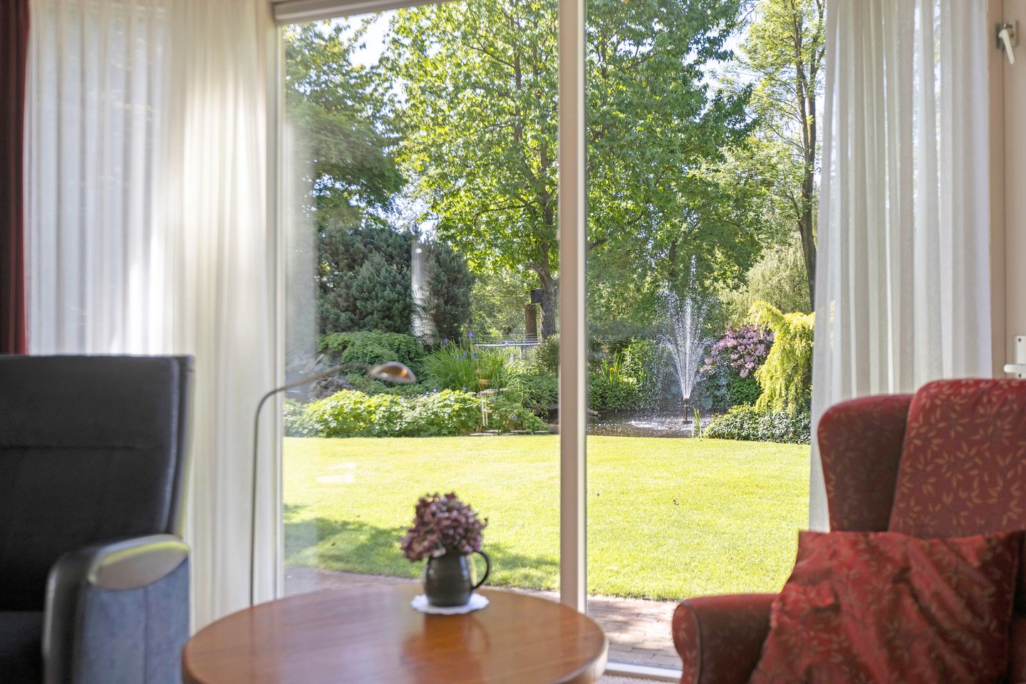 Spacious Detached Villa with Extensive Land and Private Garden — 10