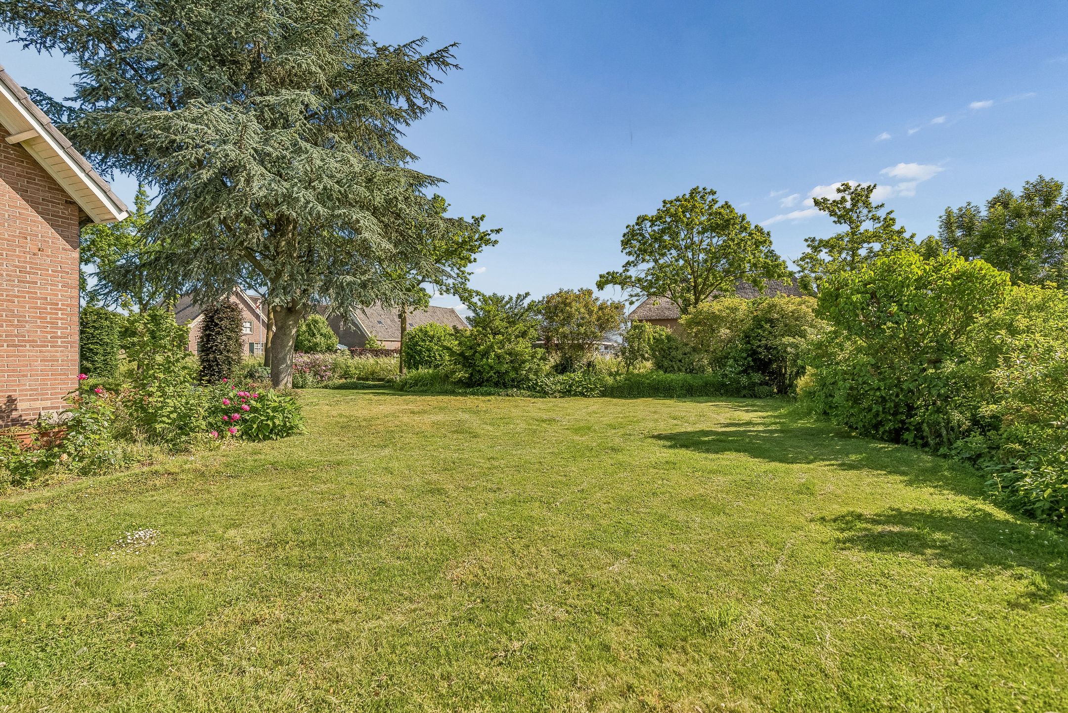 Detached Family Home with Large Garden and Rural Views in Schalkwijk — 45
