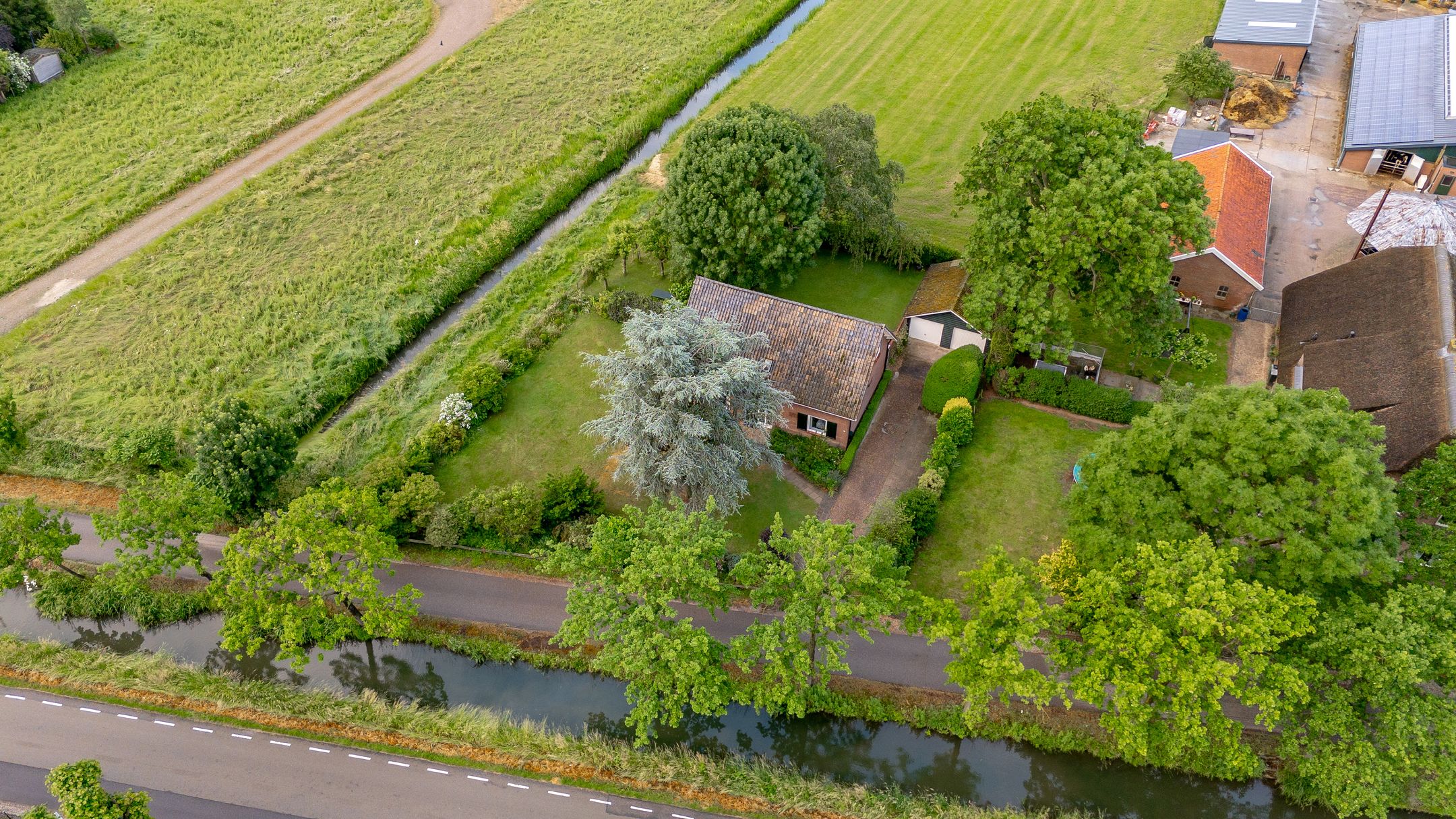 Detached Family Home with Large Garden and Rural Views in Schalkwijk — 72