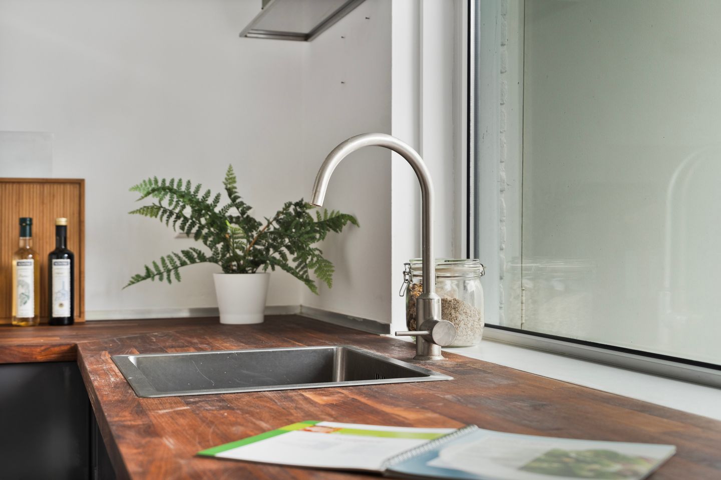 Spacious Move-in Ready Apartment with Two Balconies and Private Storage in Nijmegen — 19