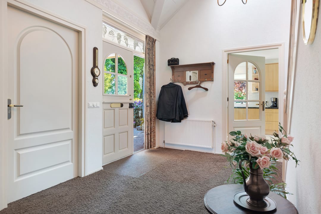 Spacious Detached Villa with Extensive Land and Private Garden — 17
