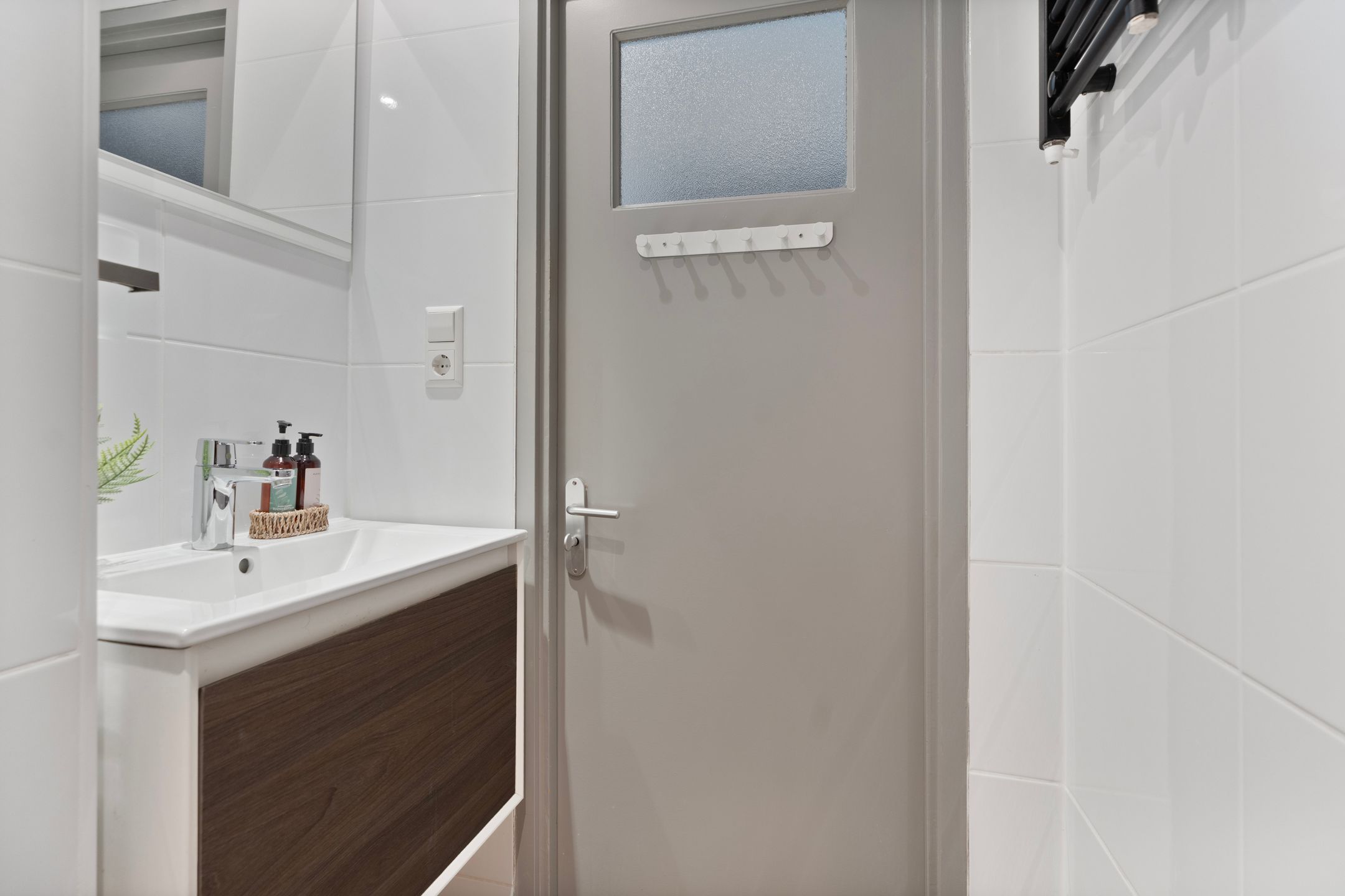Spacious Move-in Ready Apartment with Two Balconies and Private Storage in Nijmegen — 39