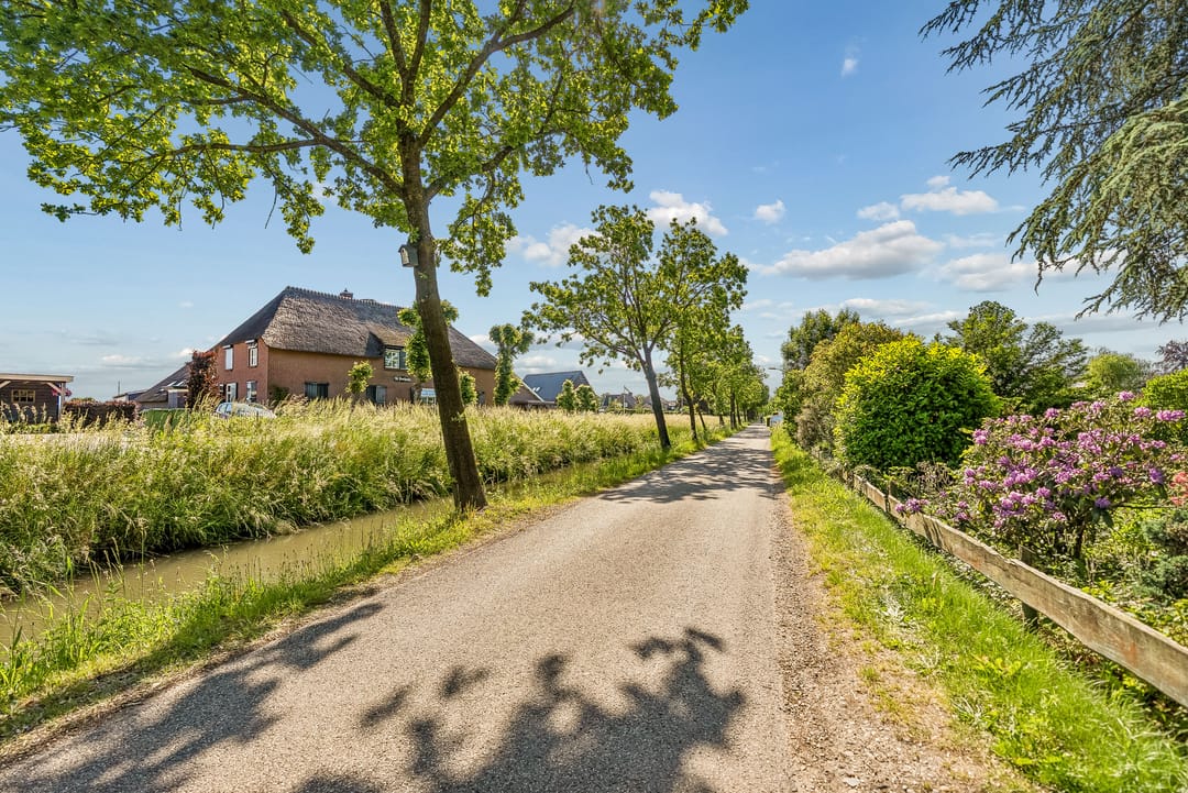 Detached Family Home with Large Garden and Rural Views in Schalkwijk — 62