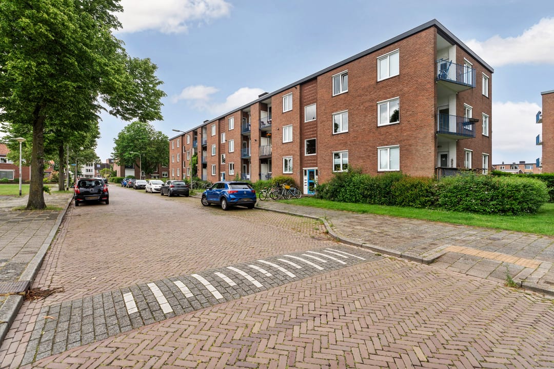 Spacious Move-in Ready Apartment with Two Balconies and Private Storage in Nijmegen — 53