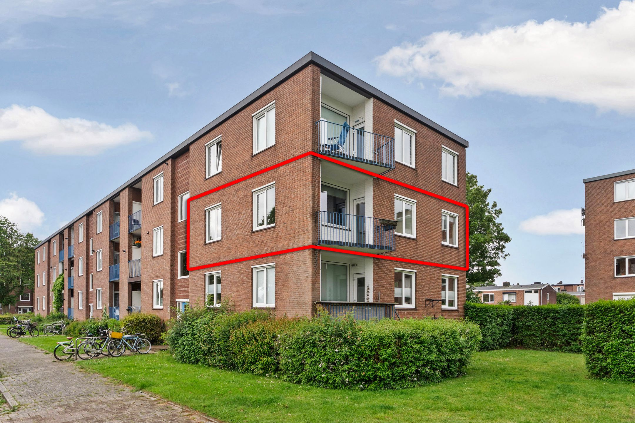 Spacious Move-in Ready Apartment with Two Balconies and Private Storage in Nijmegen — 54