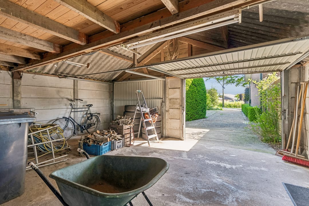 Detached Family Home with Large Garden and Rural Views in Schalkwijk — 41