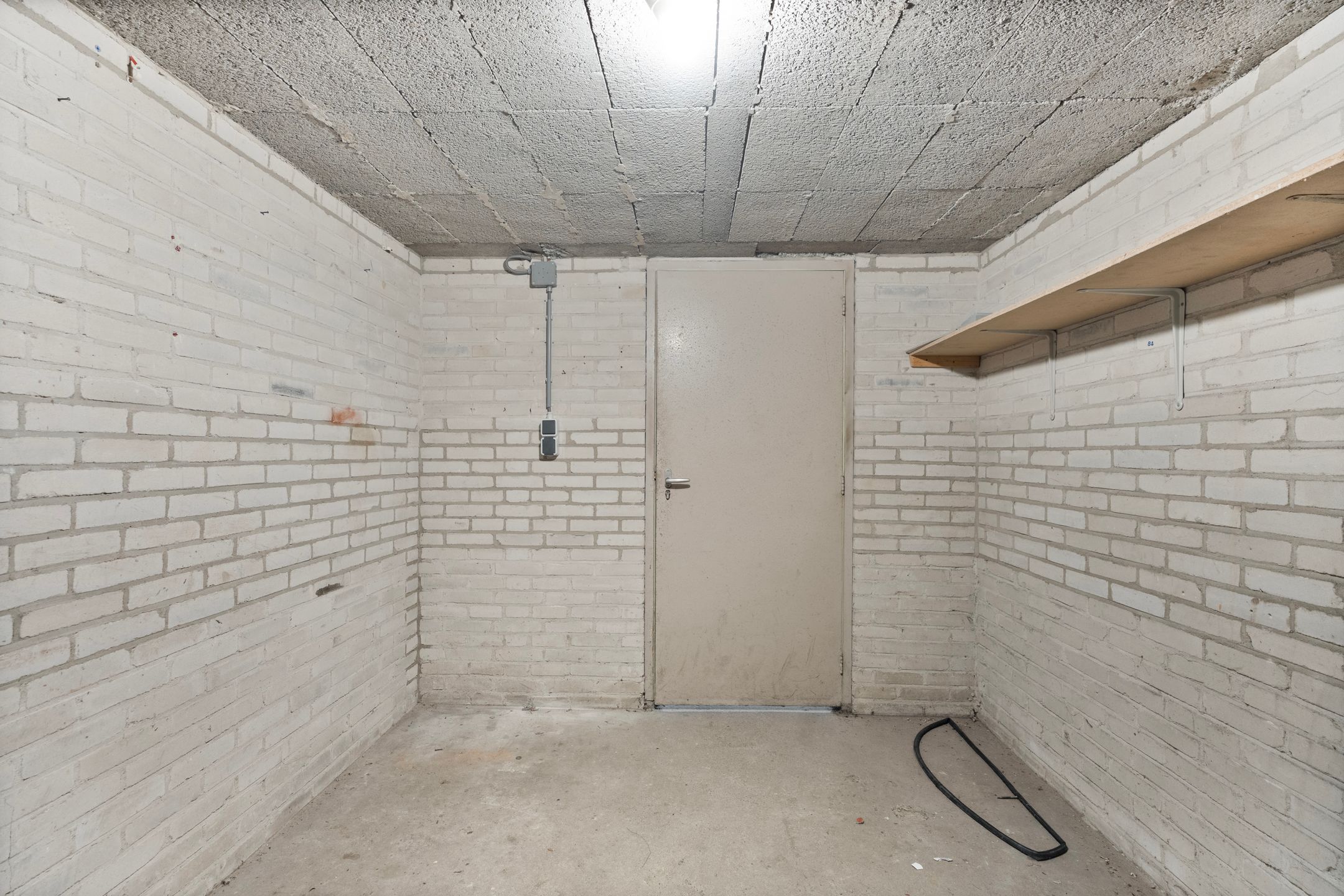 Spacious Move-in Ready Apartment with Two Balconies and Private Storage in Nijmegen — 48