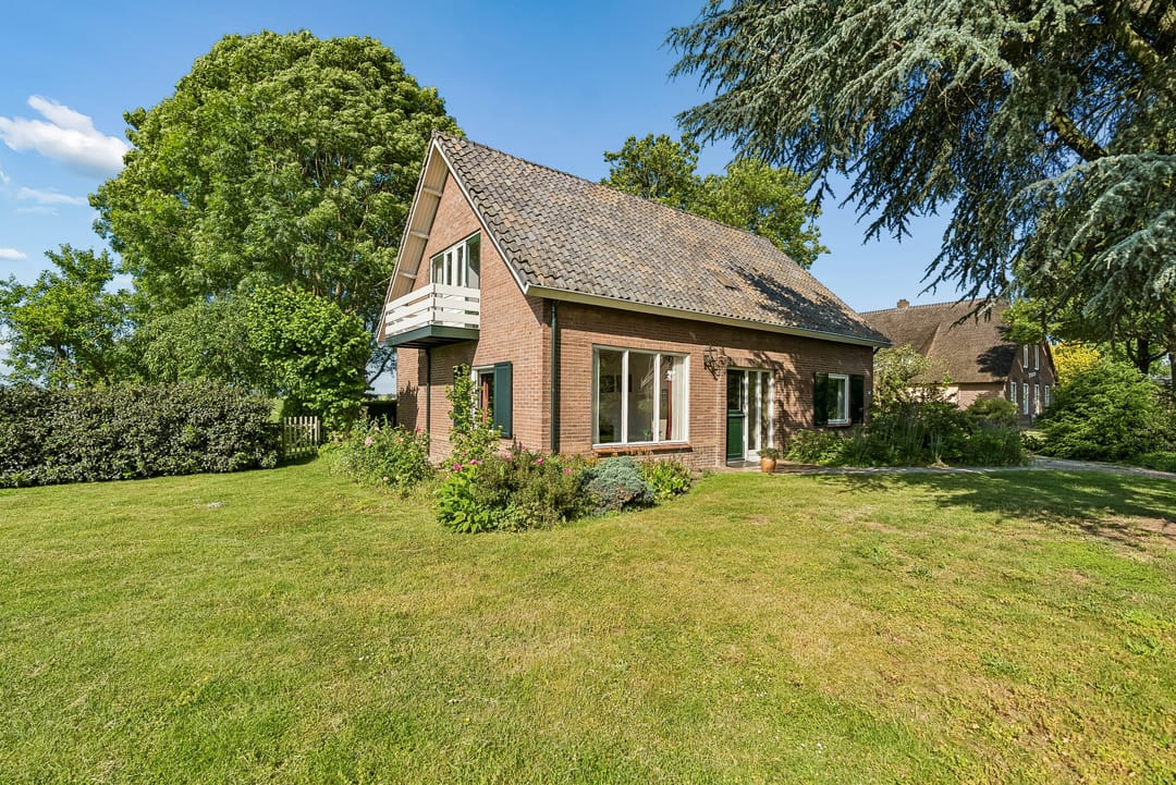 Detached Family Home with Large Garden and Rural Views in Schalkwijk — 46