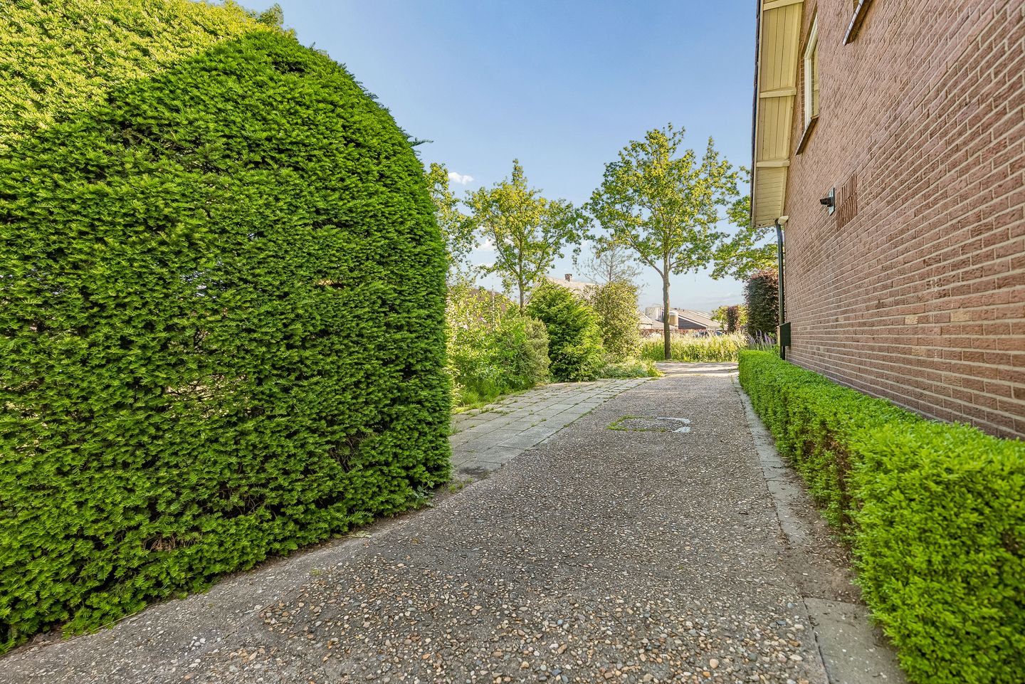 Detached Family Home with Large Garden and Rural Views in Schalkwijk — 44