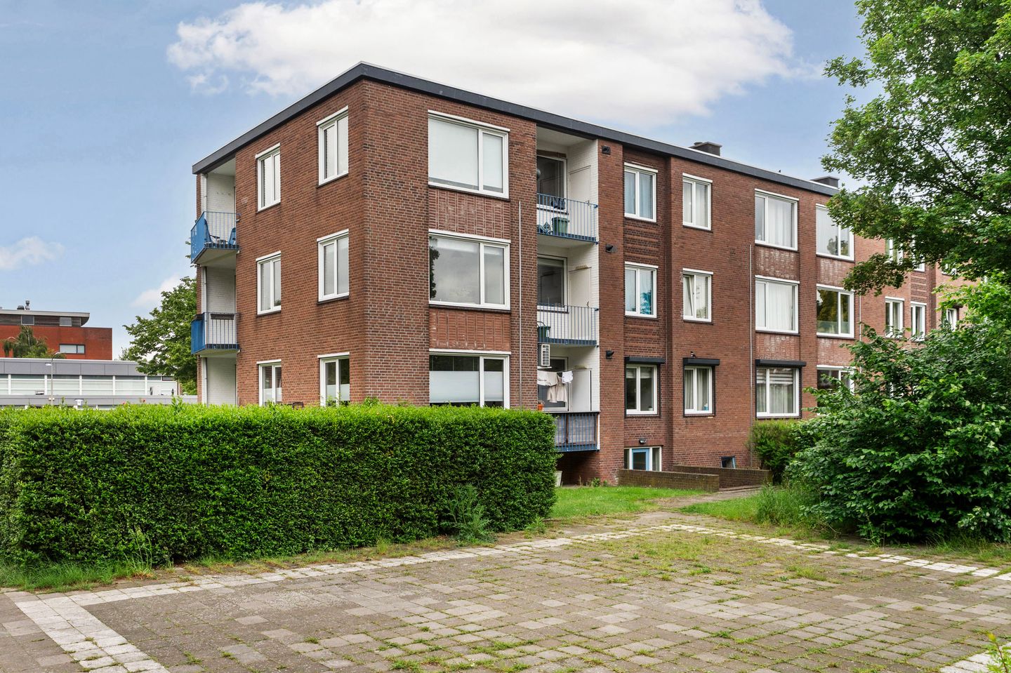 Spacious Move-in Ready Apartment with Two Balconies and Private Storage in Nijmegen — 55