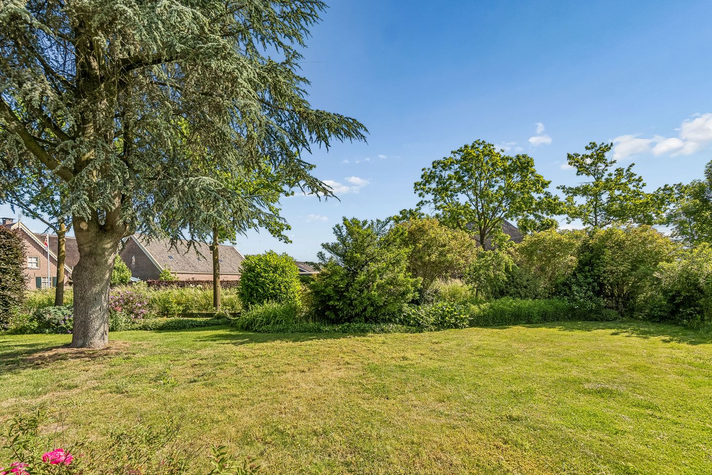 Detached Family Home with Large Garden and Rural Views in Schalkwijk — 50