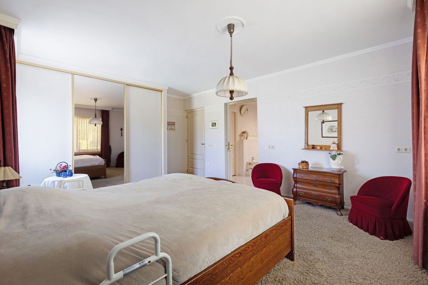 Spacious Detached Villa with Extensive Land and Private Garden — 20