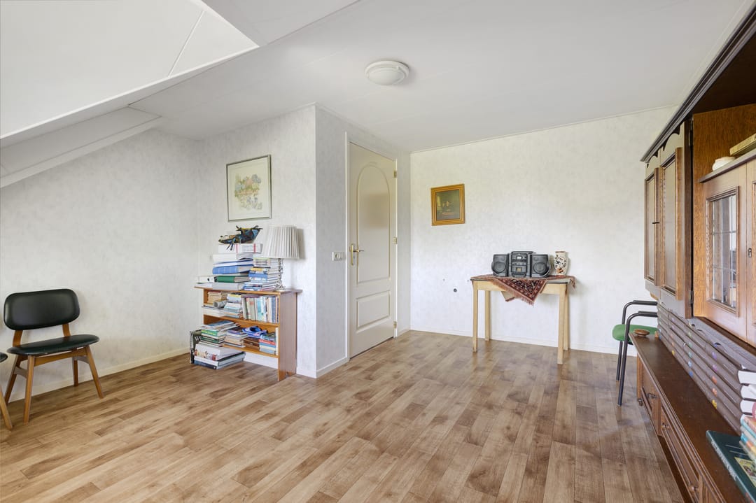 Spacious Detached Villa with Extensive Land and Private Garden — 43