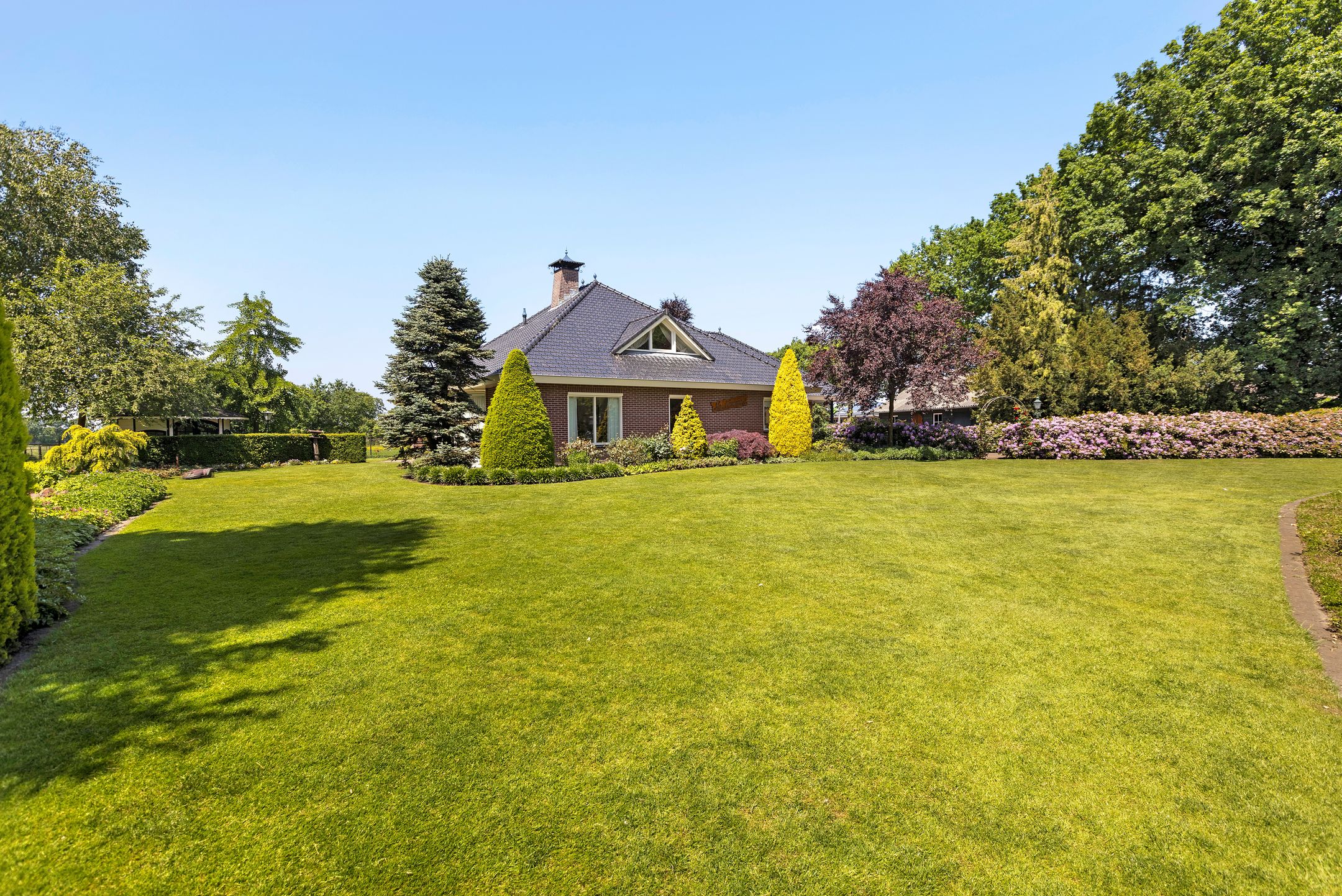 Spacious Detached Villa with Extensive Land and Private Garden — 48