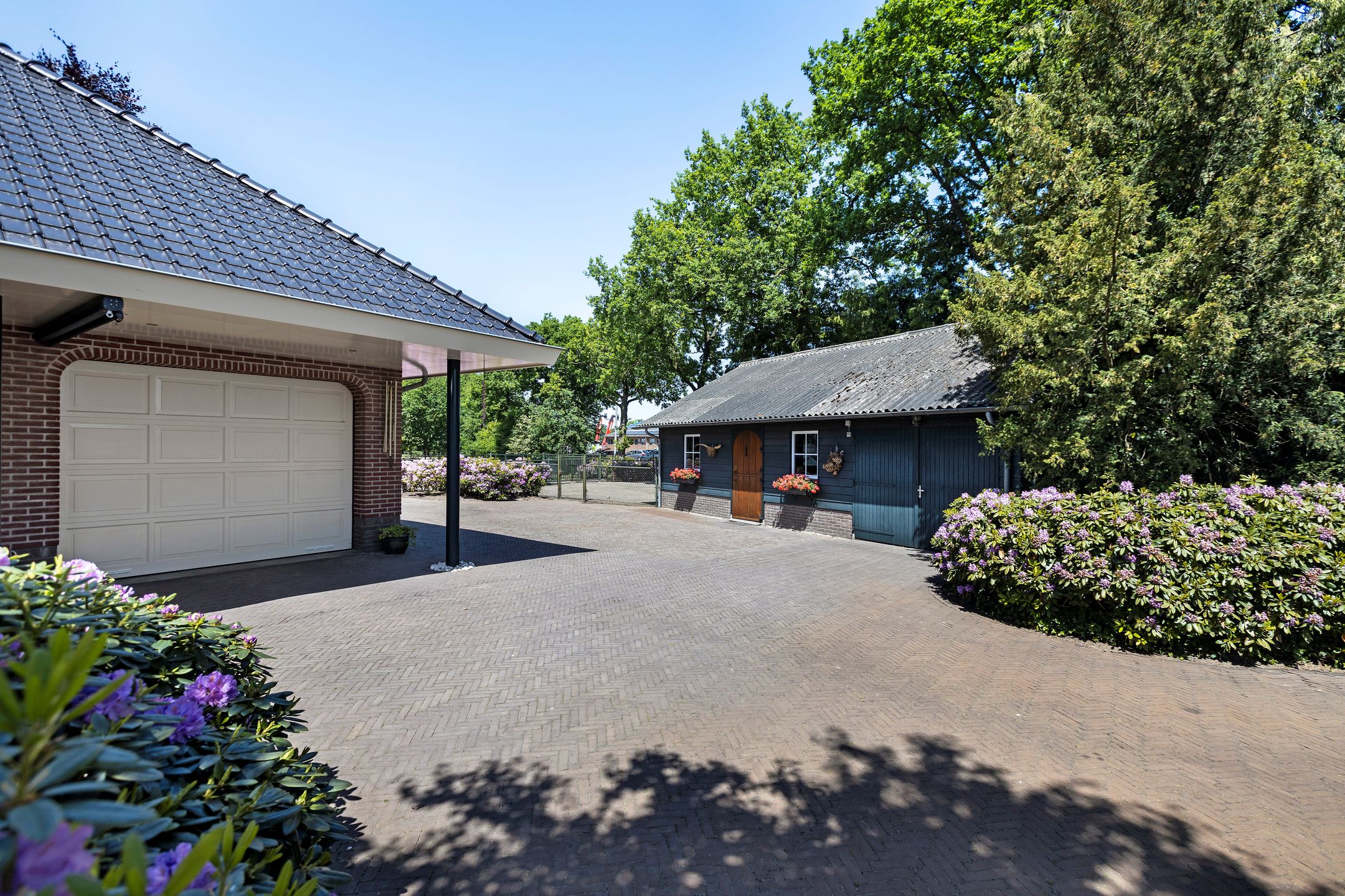 Spacious Detached Villa with Extensive Land and Private Garden — 57