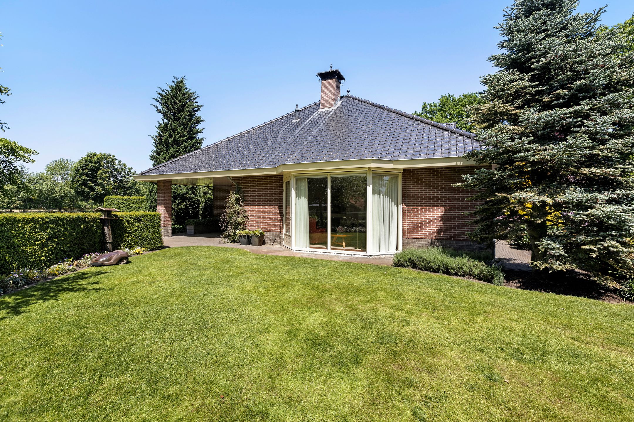 Spacious Detached Villa with Extensive Land and Private Garden — 51