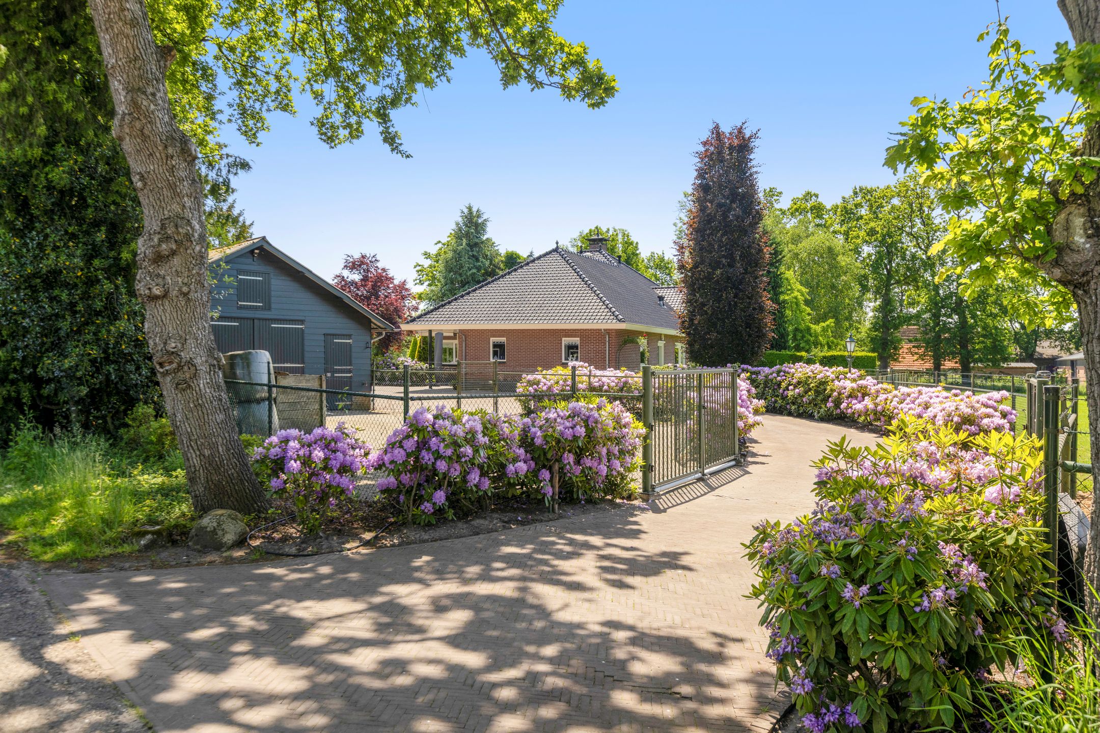 Spacious Detached Villa with Extensive Land and Private Garden — 60