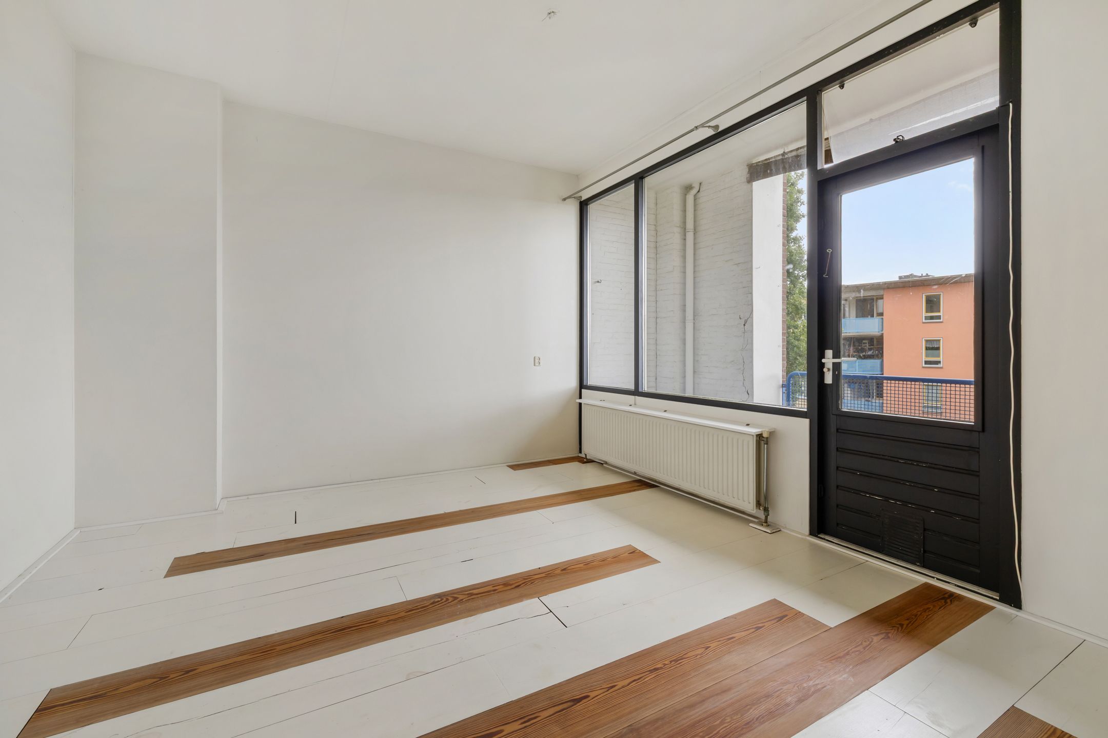 Bright and Spacious 3-Room Apartment with Private Parking in Amsterdam Eastern Docklands — 9