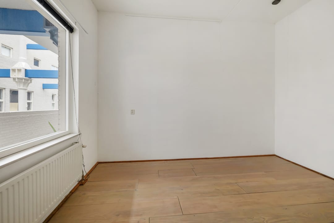Bright and Spacious 3-Room Apartment with Private Parking in Amsterdam Eastern Docklands — 16