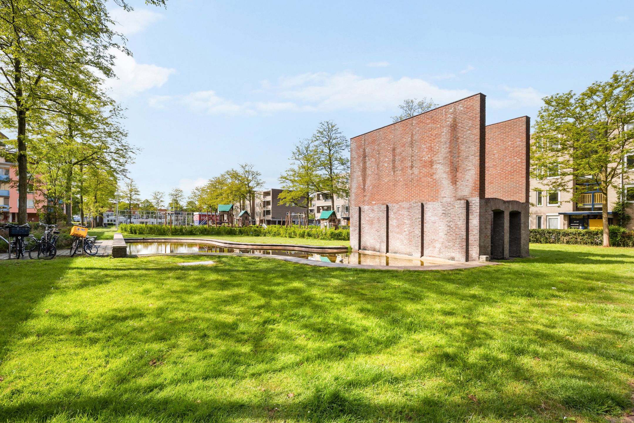 Bright and Spacious 3-Room Apartment with Private Parking in Amsterdam Eastern Docklands — 24