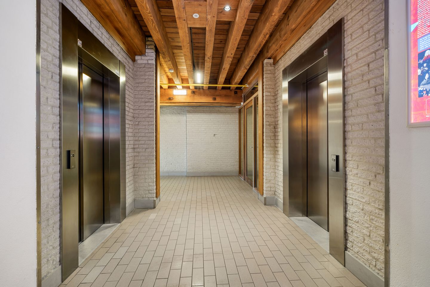Bright and Spacious 3-Room Apartment with Private Parking in Amsterdam Eastern Docklands — 20