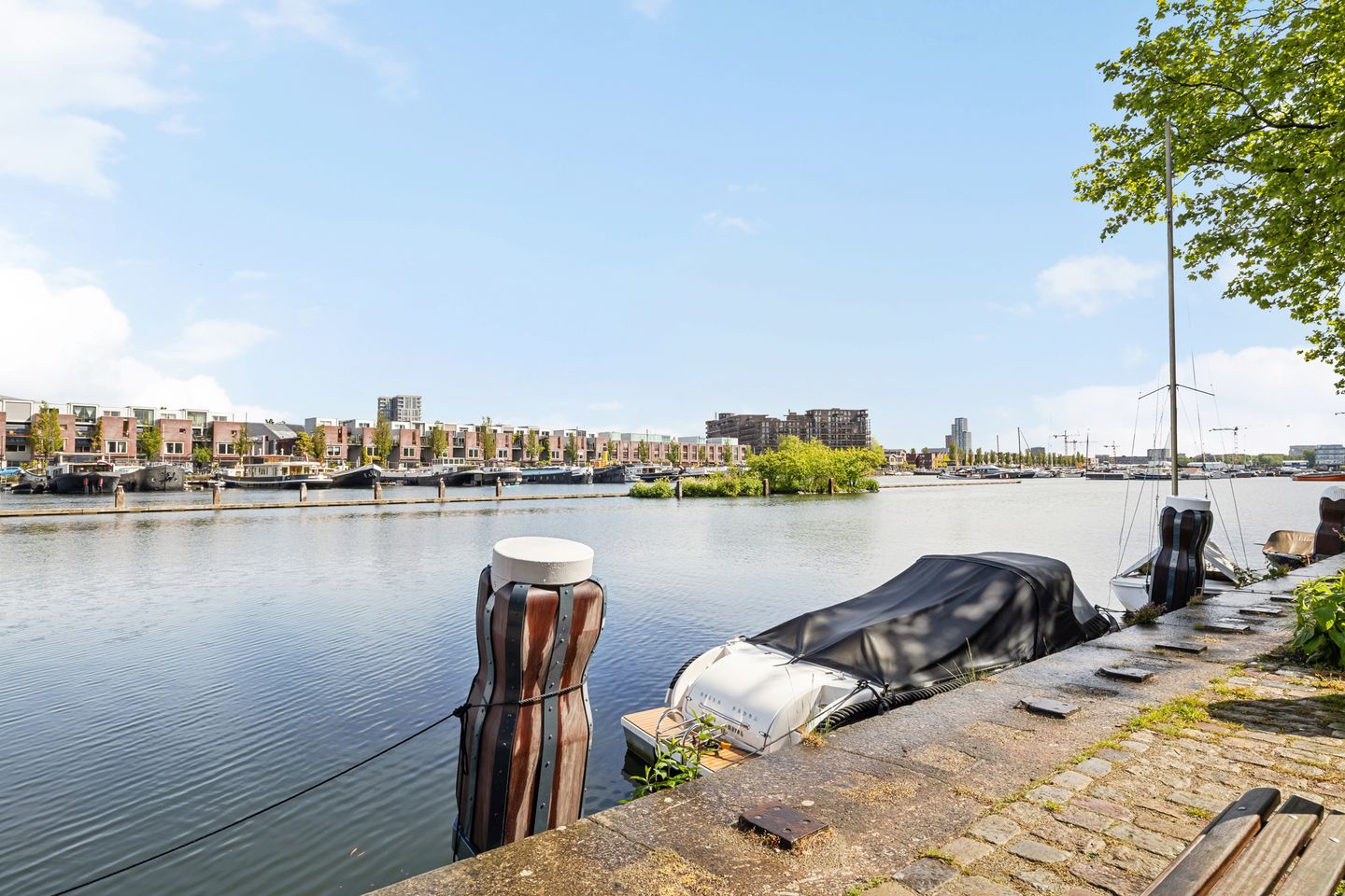 Bright and Spacious 3-Room Apartment with Private Parking in Amsterdam Eastern Docklands — 25