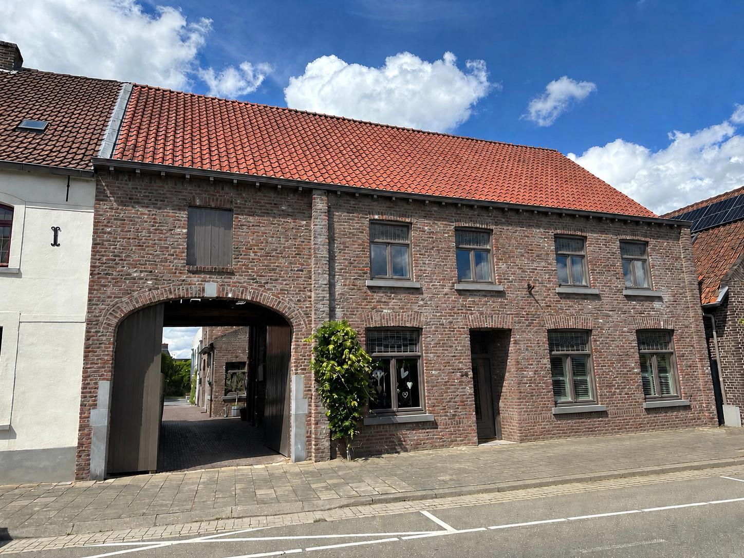 Maasheuvel 24 