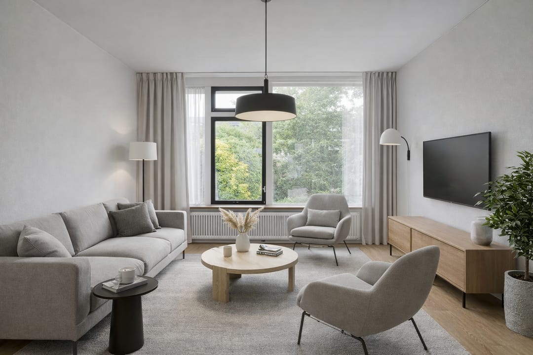 Spacious Corner Townhouse with Extensive South-Facing Garden in Quiet Green Location — 8