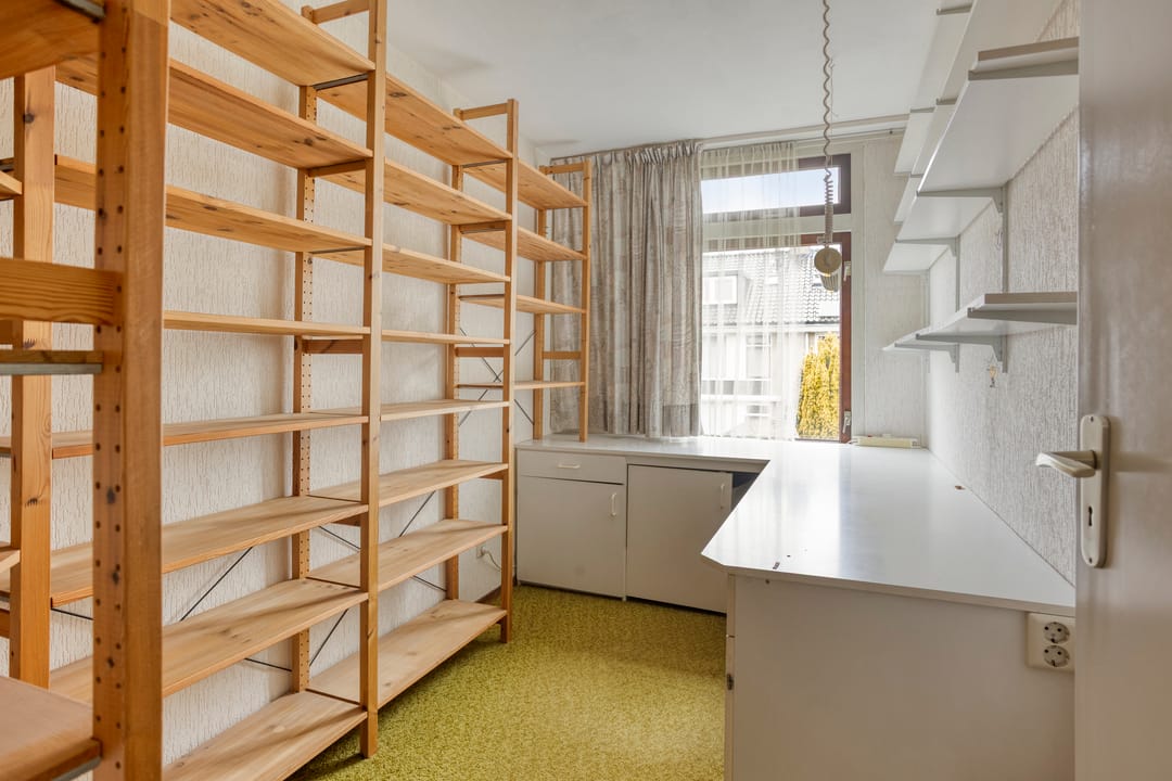 Spacious Corner Townhouse with Extensive South-Facing Garden in Quiet Green Location — 26