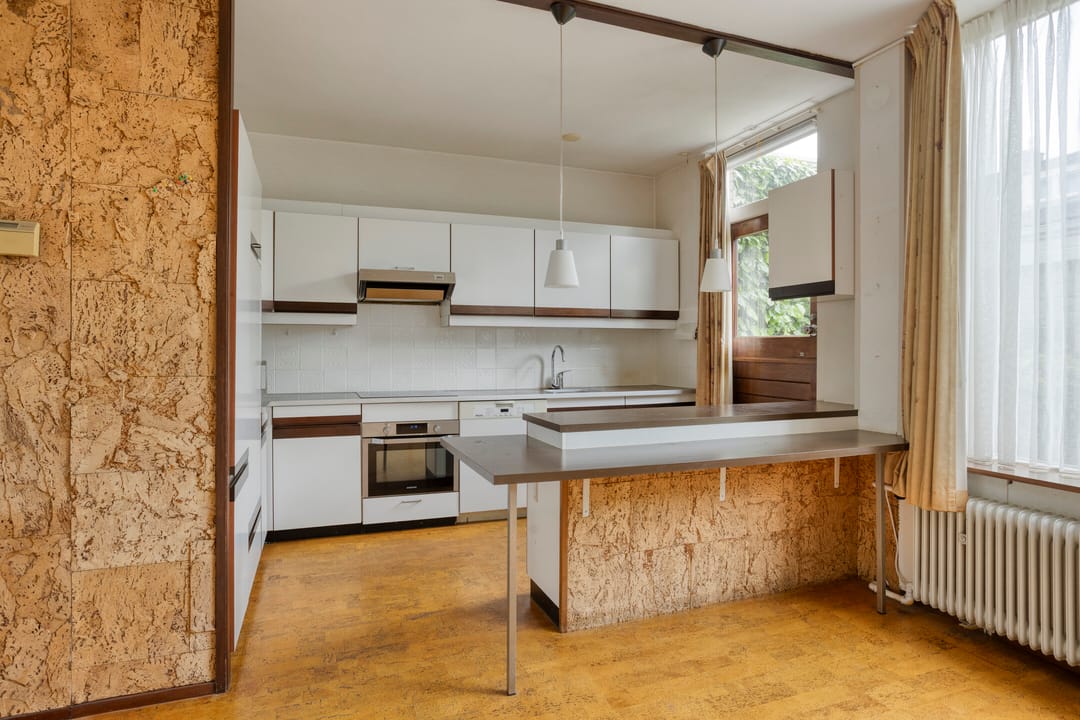 Spacious Corner Townhouse with Extensive South-Facing Garden in Quiet Green Location — 13