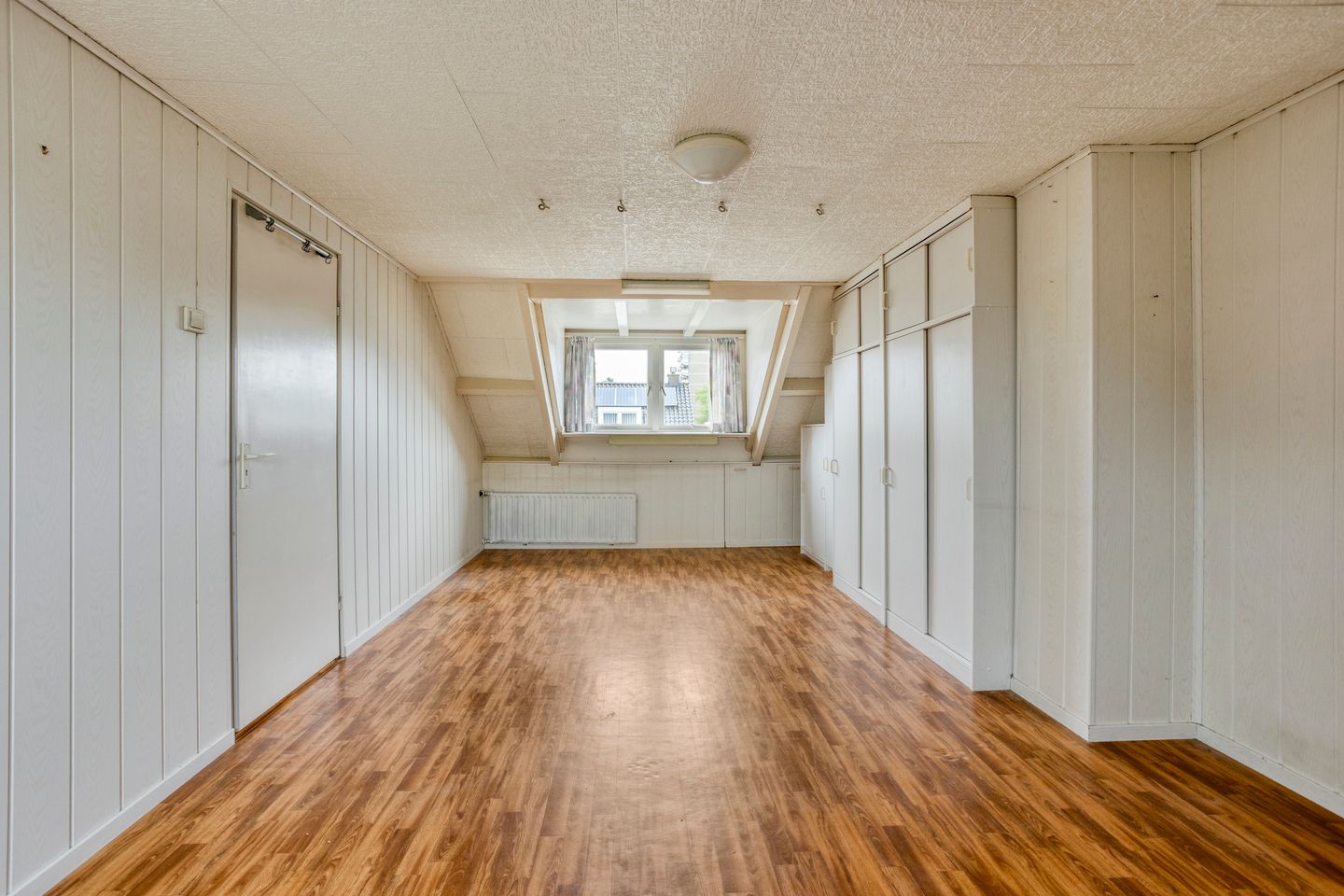 Spacious Corner Townhouse with Extensive South-Facing Garden in Quiet Green Location — 29