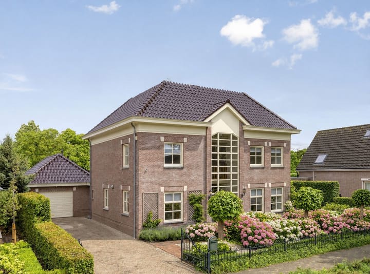 Photo 2 of Sint Antoniusstraat 19-A