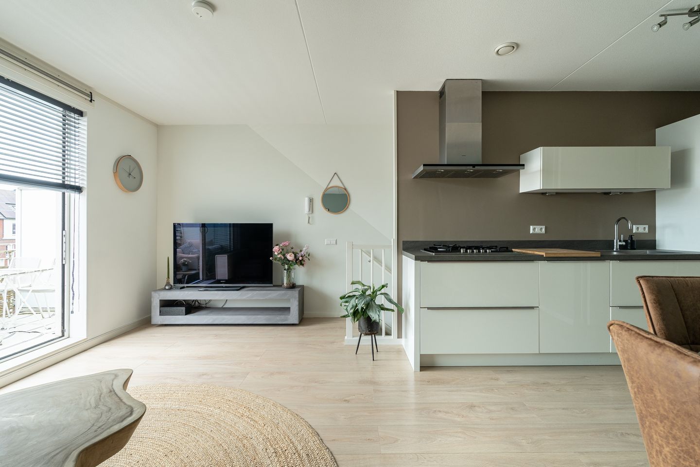 Foto 5 van Weegbree 91