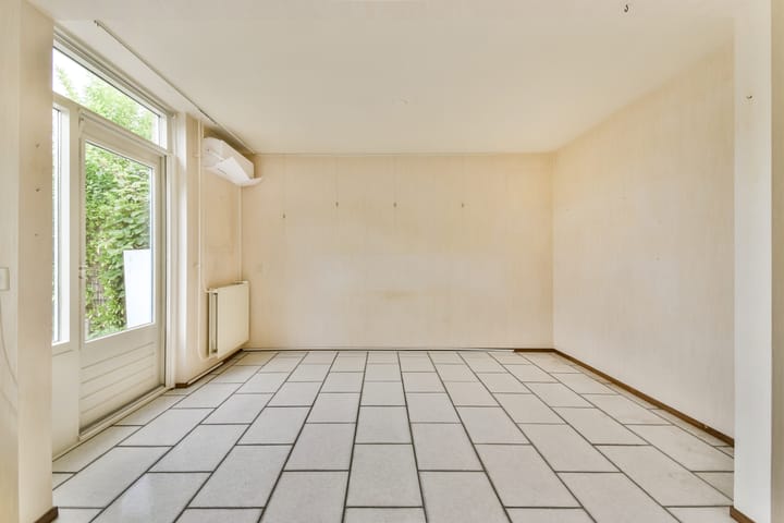 Tussenwoning te koop: Johanna Naber-erf 176, Dordrecht