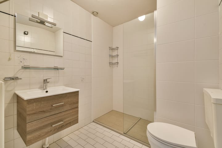 Tussenwoning te koop: Johanna Naber-erf 176, Dordrecht