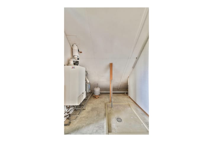 Tussenwoning te koop: Johanna Naber-erf 176, Dordrecht