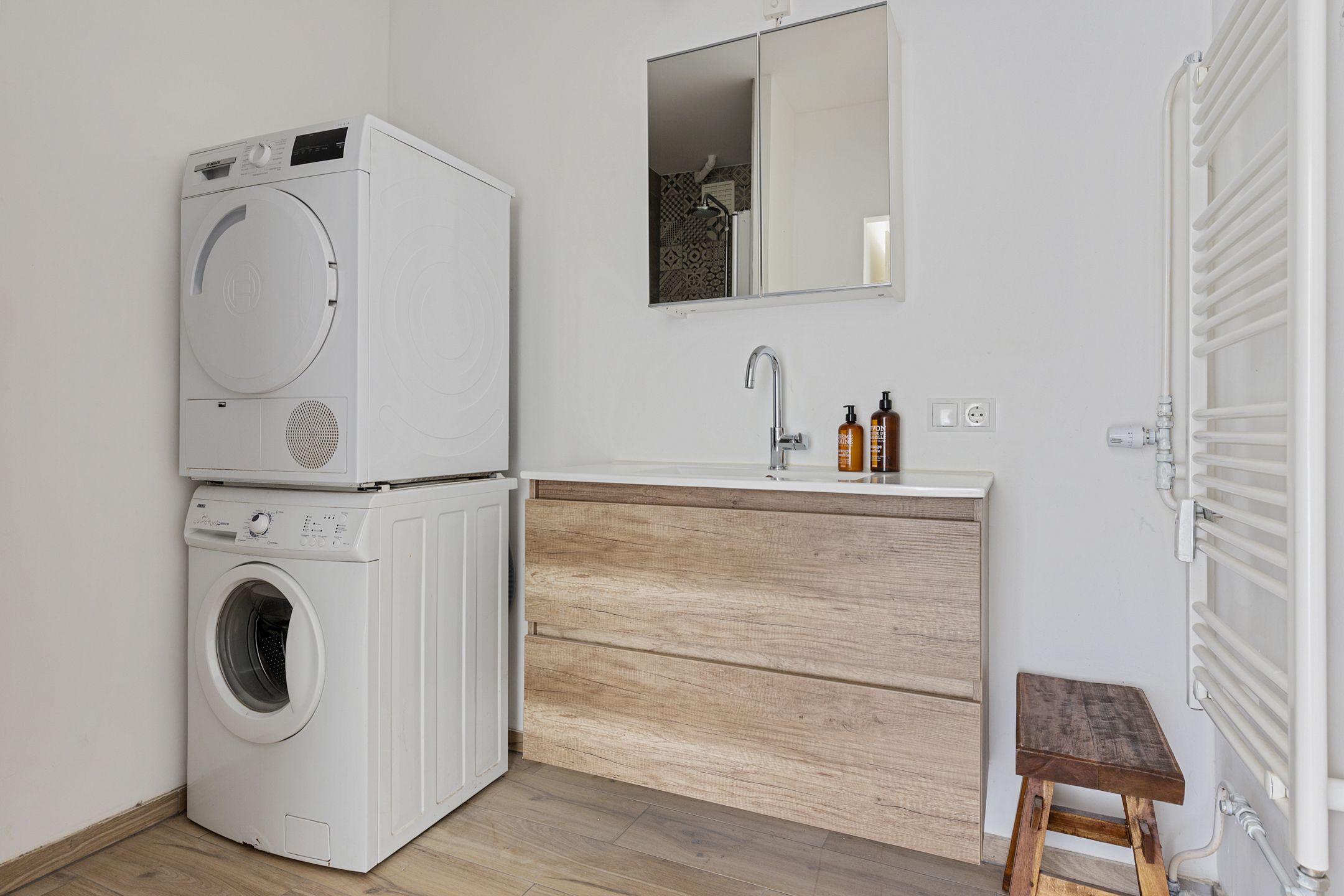Spacious Two Bedroom Apartment with Balcony in Amstelveen — 21