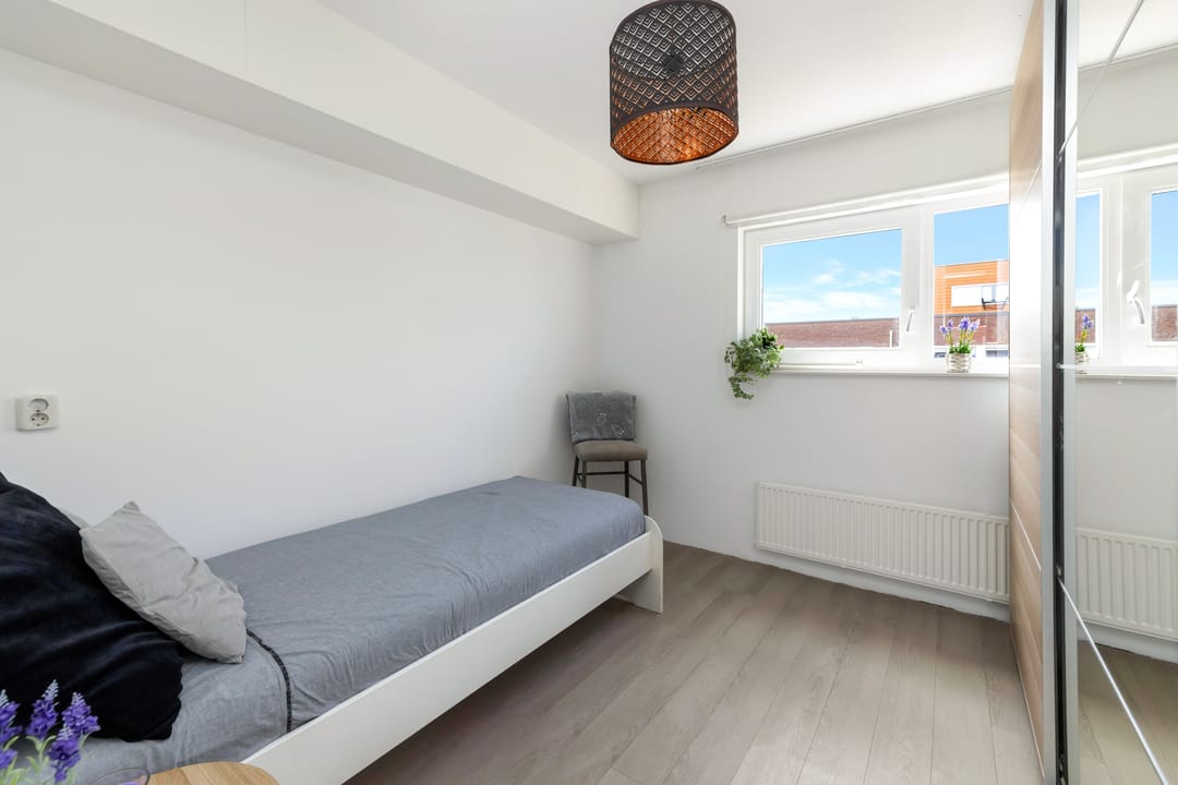 Move-in Ready Terraced Home with Southwest Garden in Green Residential Area — 22