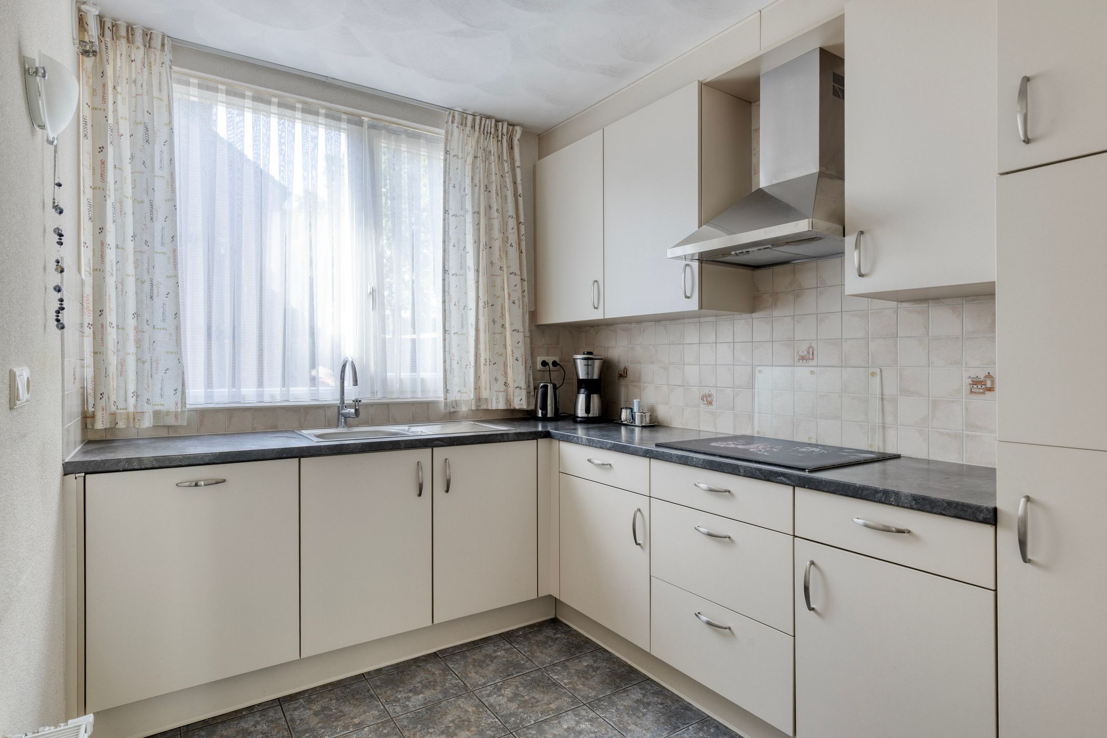 Well-Maintained Terraced House with Garden Room in Schijndel — 12