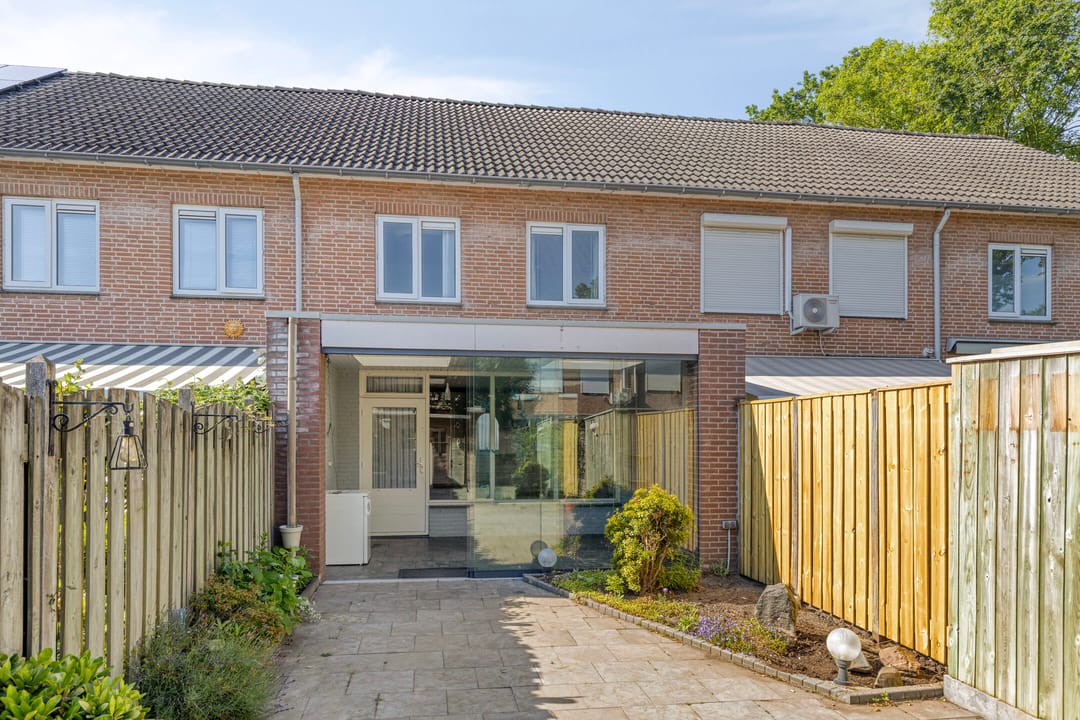 Well-Maintained Terraced House with Garden Room in Schijndel — 17
