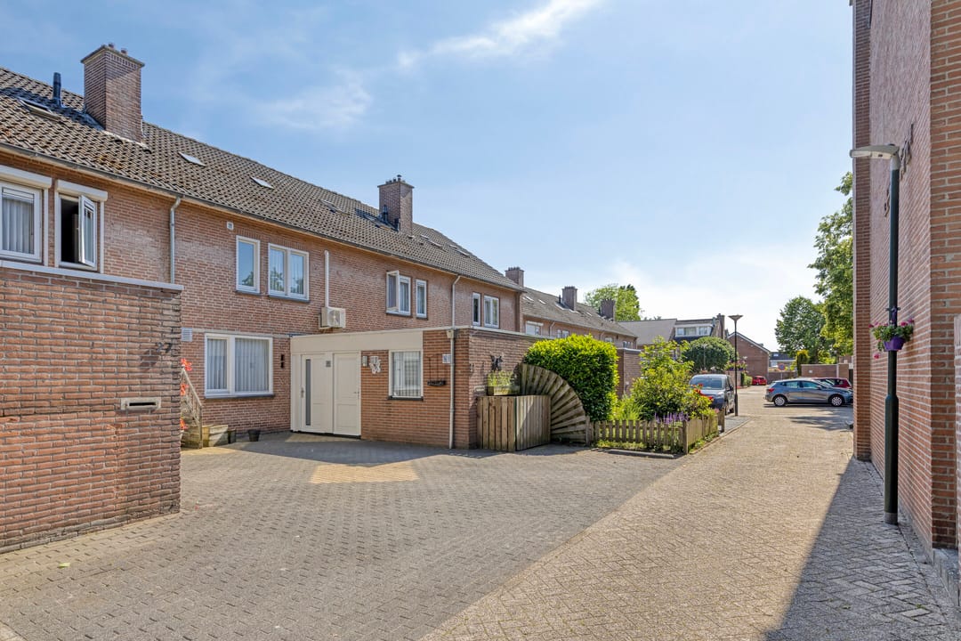 Well-Maintained Terraced House with Garden Room in Schijndel — 38