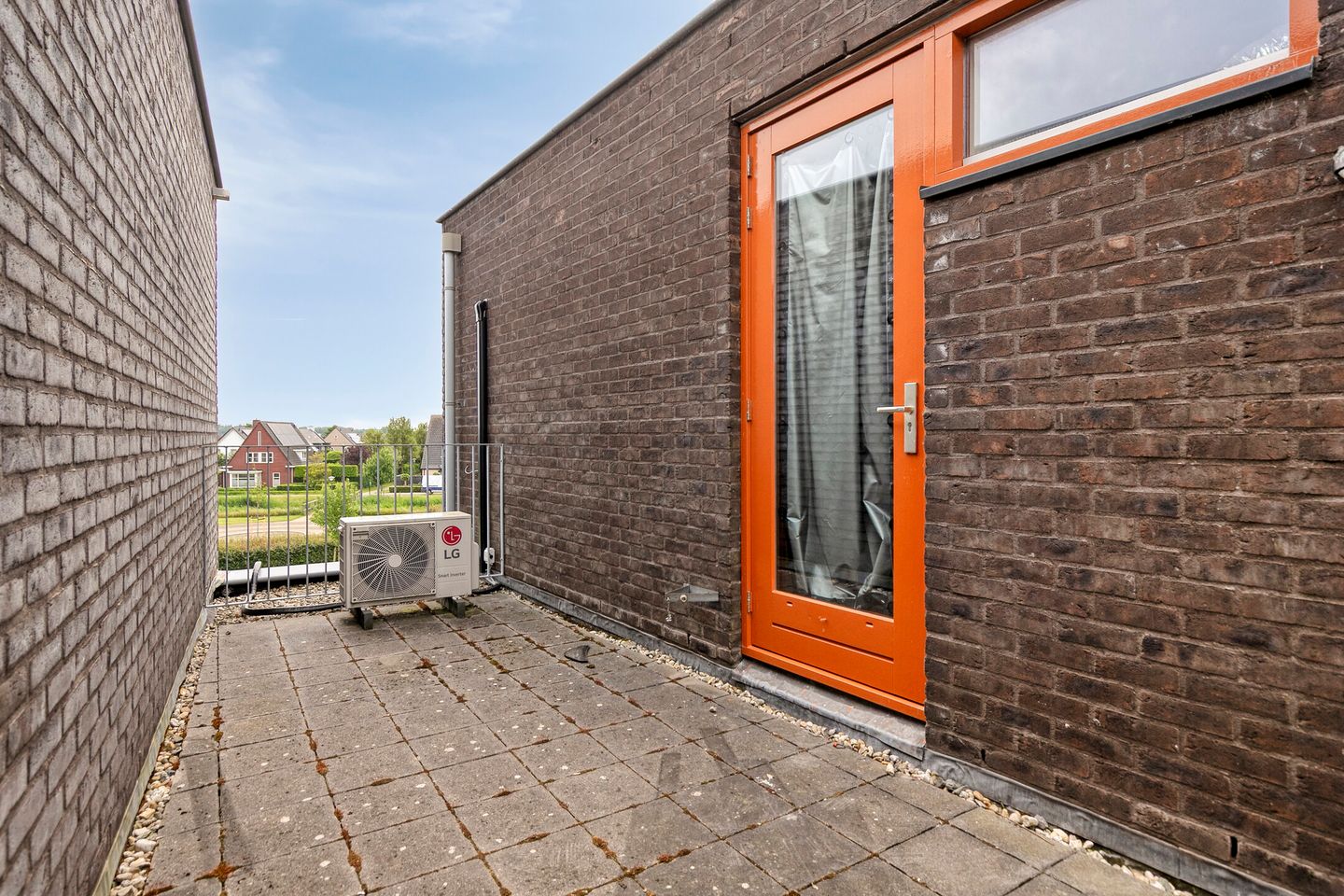 Spacious Terraced House with 5 Bedrooms in Child-Friendly Hulst Neighborhood — 29