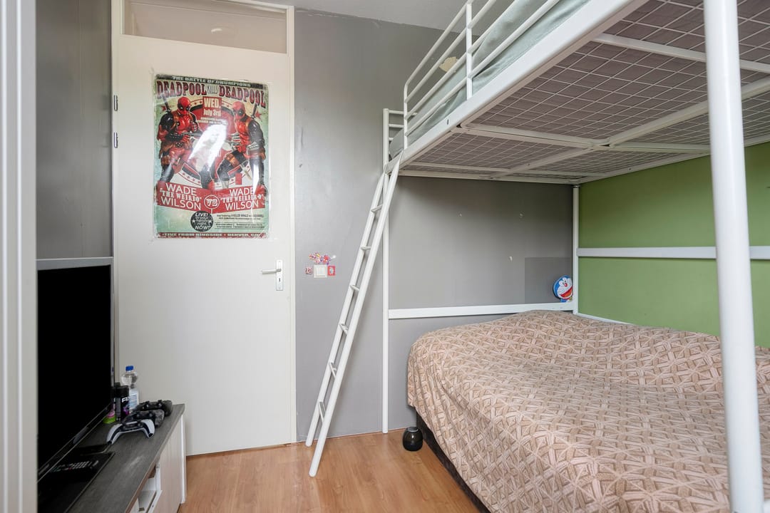 Spacious Terraced House with 5 Bedrooms in Child-Friendly Hulst Neighborhood — 22