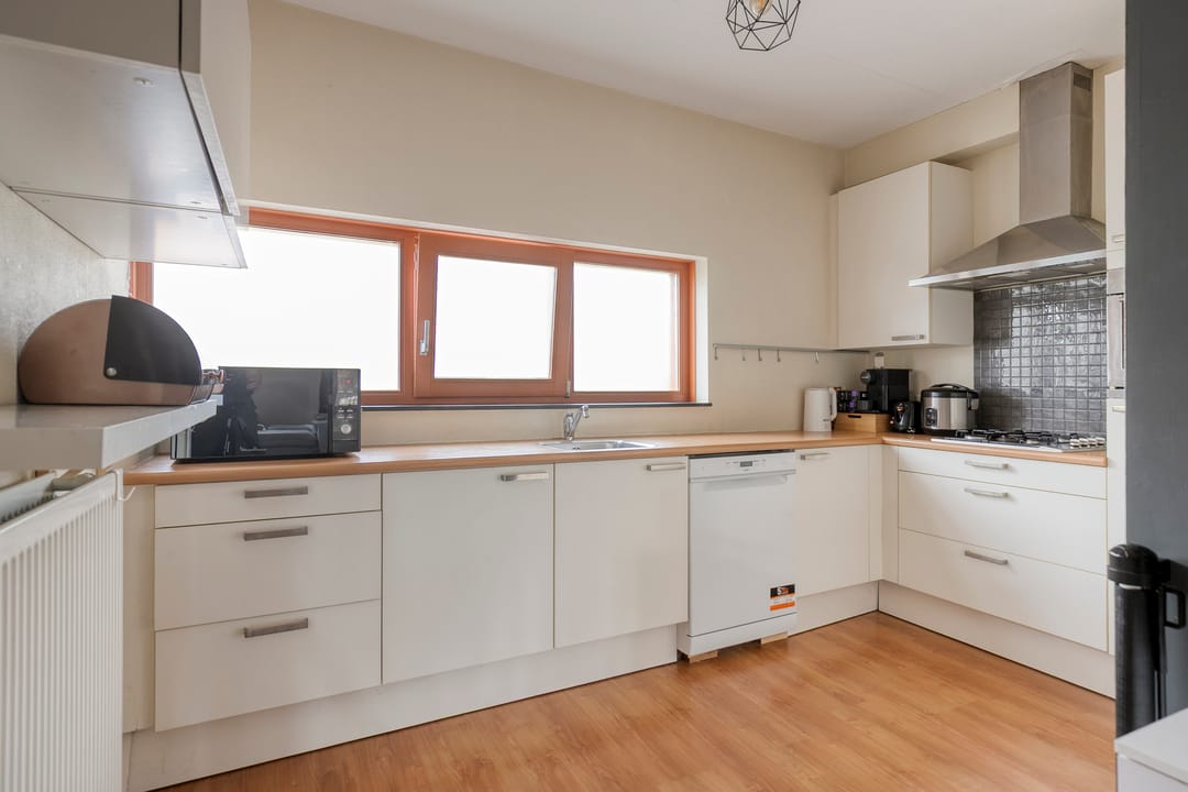 Spacious Terraced House with 5 Bedrooms in Child-Friendly Hulst Neighborhood — 11
