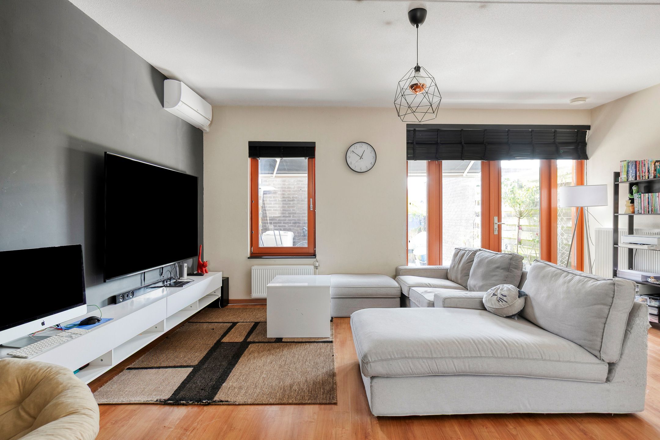 Spacious Terraced House with 5 Bedrooms in Child-Friendly Hulst Neighborhood — 9