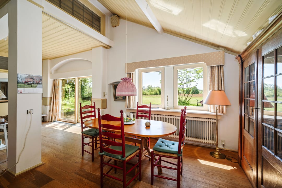Spacious 19th-Century Farmhouse with NSW Landgoed Status and B&B Business Potential in the Achterhoek — 38