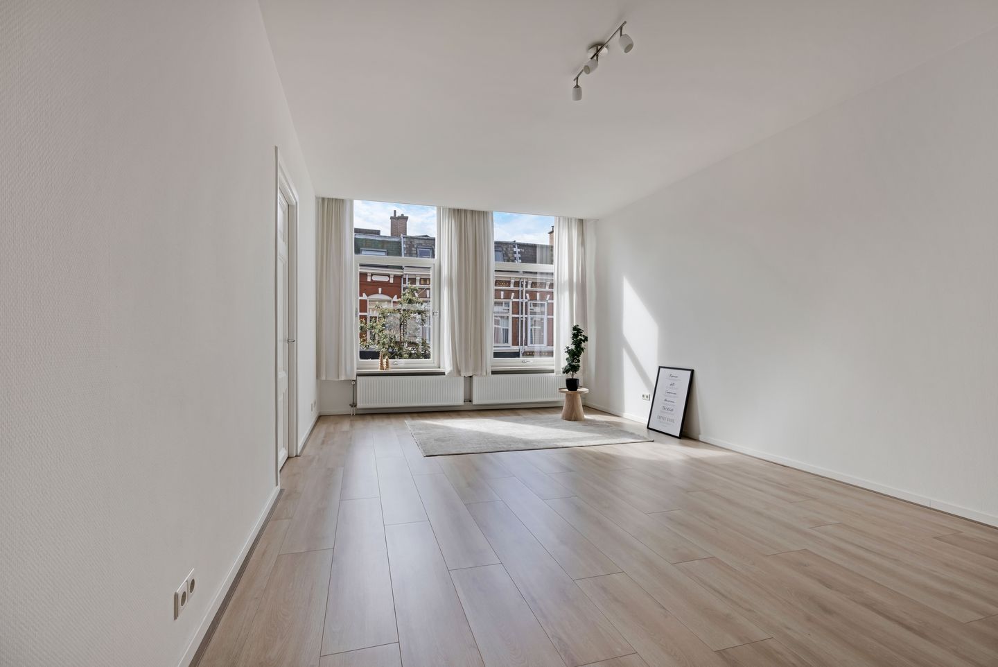 Photo 5 of Weimarstraat 53-A