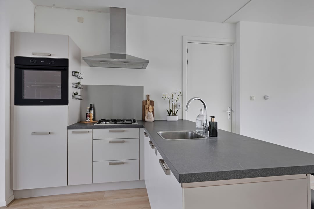 Photo 11 of Weimarstraat 53-A