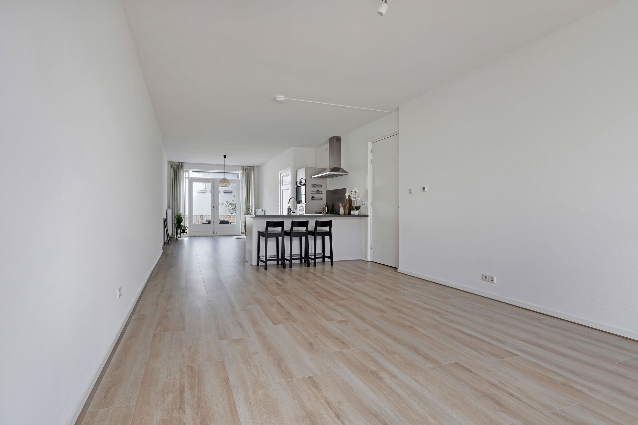 Photo 6 of Weimarstraat 53-A